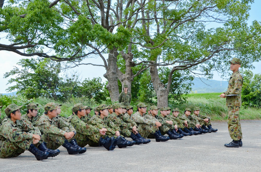 公務員コース 自衛隊グループ　写真