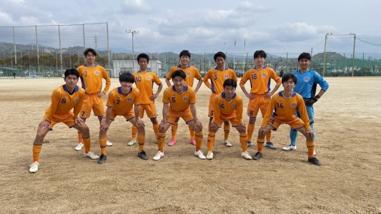 中央学院サッカー激レアウエア 空中戦でほぼ“無双”。中央学院の2年生CB大磯竜輝は今年、千葉